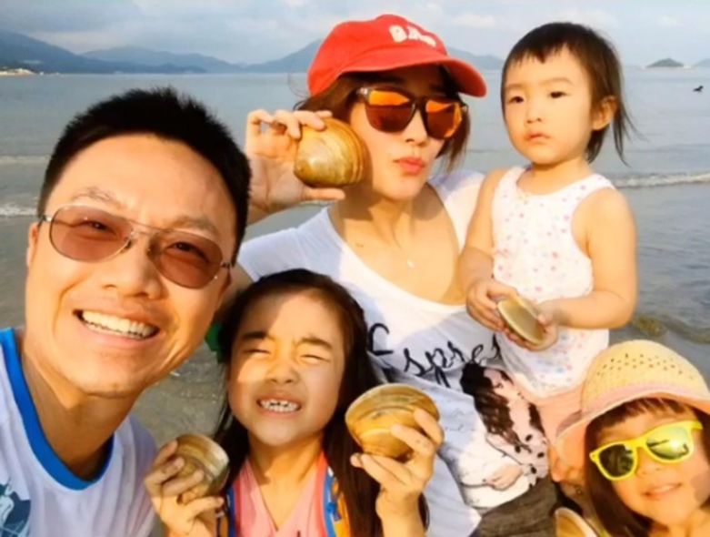 她是圈中公認才女，曾被謝霆鋒倒追，嫁豪門連生4胎，43歲成贏家！