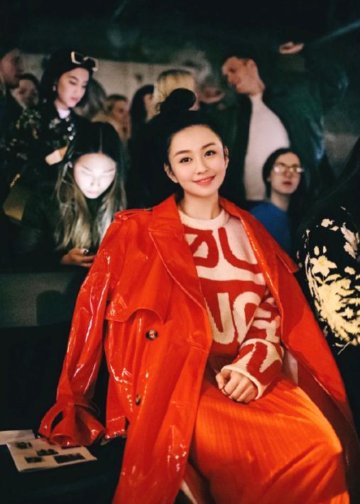邱淑貞20歲女兒新照曝光上熱搜！顏值不輸媽媽，網友大呼可以出道 