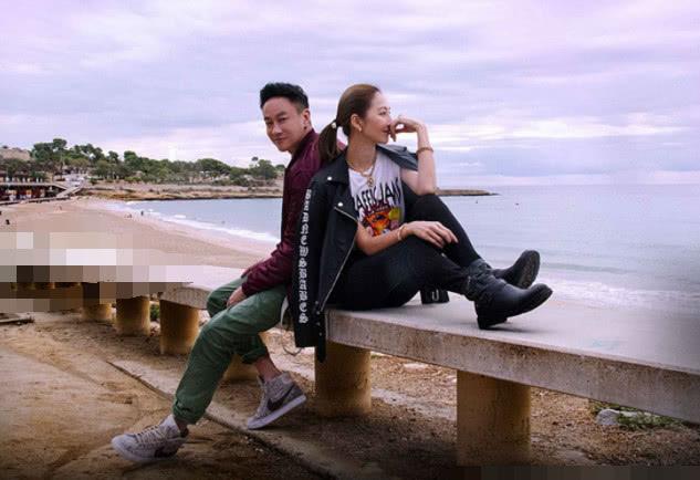 何潤東結婚3年從不曬老婆，看了他老婆的照片後，網友：用心良苦