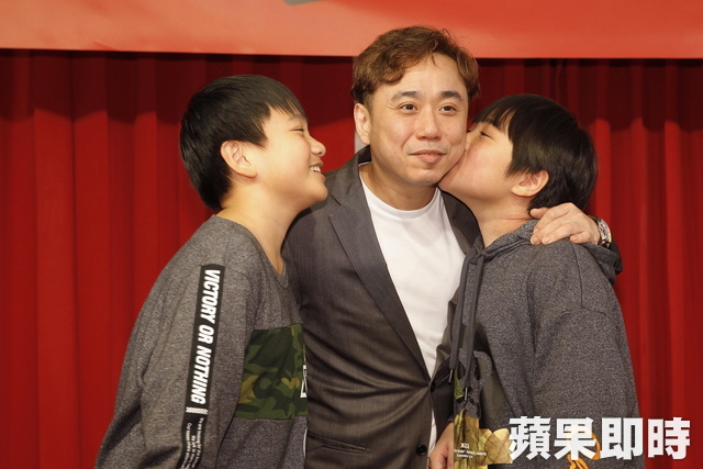重新振作！小彬彬「減掉20公斤」進化型男大叔　主持網路節目「鬆口戀愛狀況」兒子好傻眼