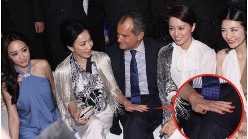 娛樂圈這11張私密照被爆出！惹下巨大的爭議...趕緊看再不看就要刪除了。。。太扯了吧！
