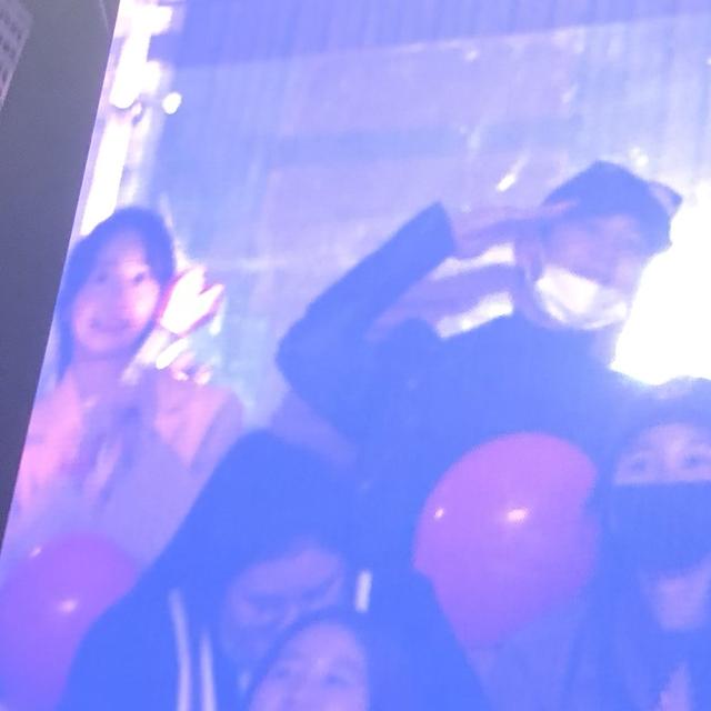 少女時代泰妍開安可演唱會！一等迷妹允兒、秀英來捧場啦