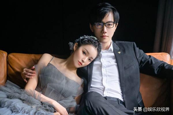 DOTA世界冠軍伍聲結婚，王思聰當伴郎為其開車門!
