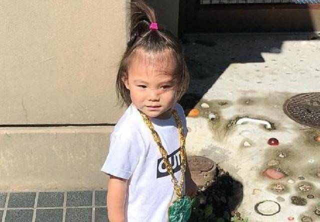 陳冠希女兒長大了，如今竟長成這般模樣，網友：浪子的女兒就是不一樣~