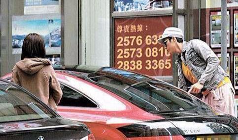 熱巴緋聞男友，如今31歲身價上億，在內地風生水起，眾多豪車伴隨!