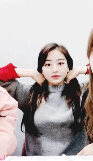 [TWICE][新聞]190324 TWICE摘得3月百大偶像組合品牌評價9位！