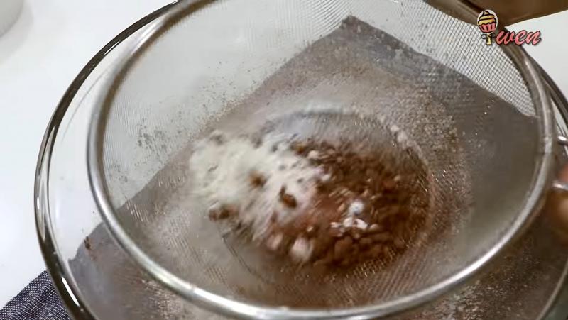 OREO千層蛋糕！超好吃又無需烤箱！ 