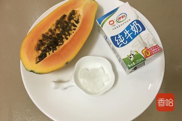 木瓜燉牛奶，蒸一蒸，又香又甜，營養美味，女人要常吃！