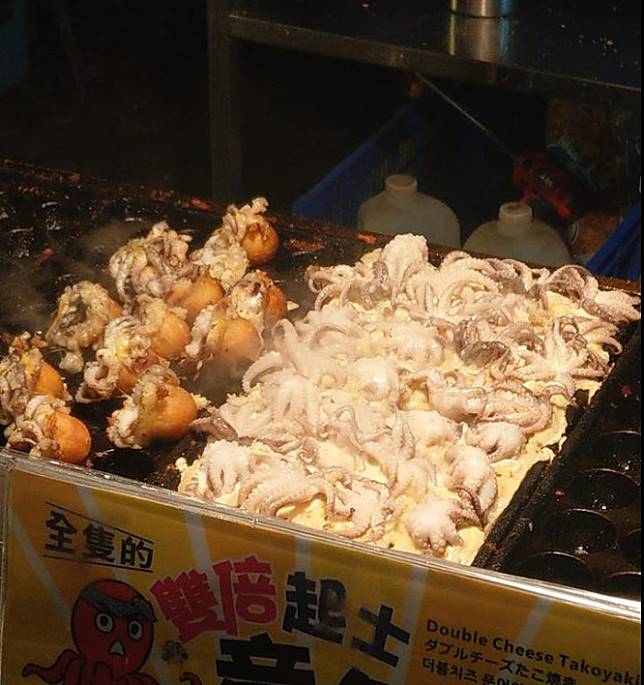 頭腳炸出！超狂章魚燒塞「滿滿整隻」　過來人一看秒滅火