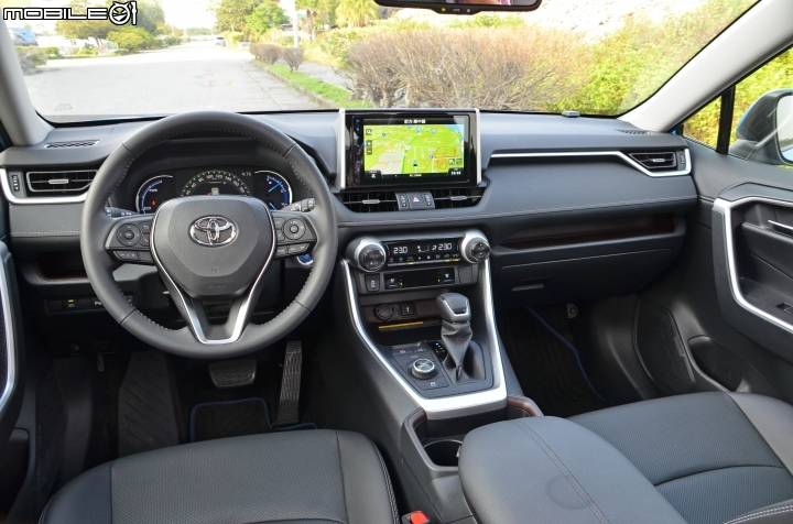 恐怖！！Toyota R A V 4 Hybrid 4WD 油環島測試，一公升油耗居然XXX公里！！