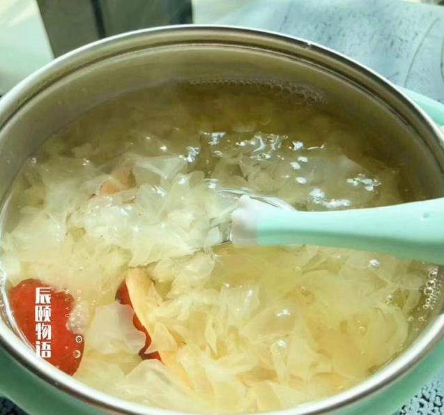 煮銀耳4大訣竅，保證銀耳湯出膠快，太實用了