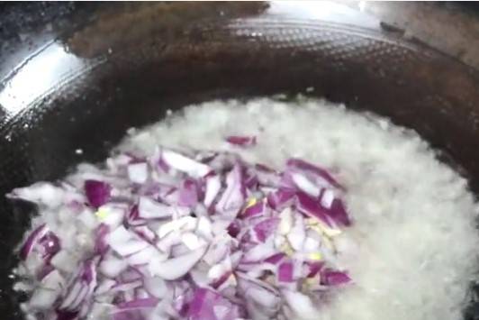 教你祖傳秘制香菇肉醬，看著就流口水，拌面吃饅頭拌飯特香，我家隔半個月必做一次