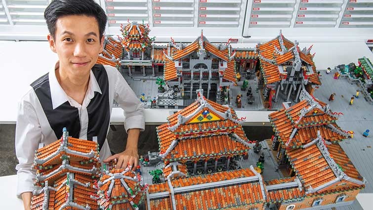 他差點考不上大學！「4萬塊樂高重現龍山寺」一舉當上創意總監