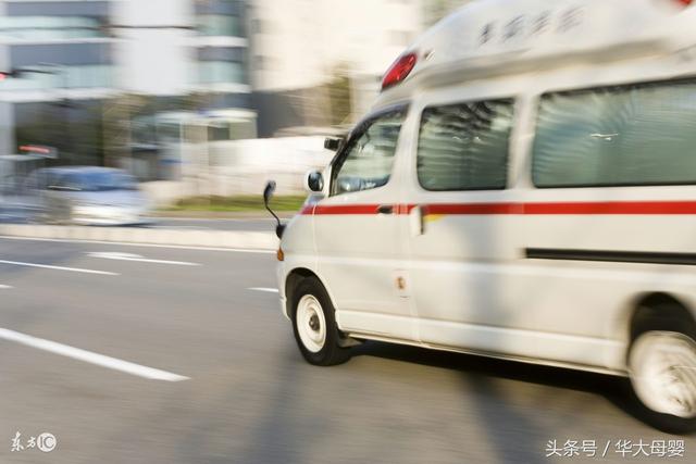3歲女兒在房間玩，廚房的媽媽聽到一聲悶響，跑過去發現女兒沒了！
