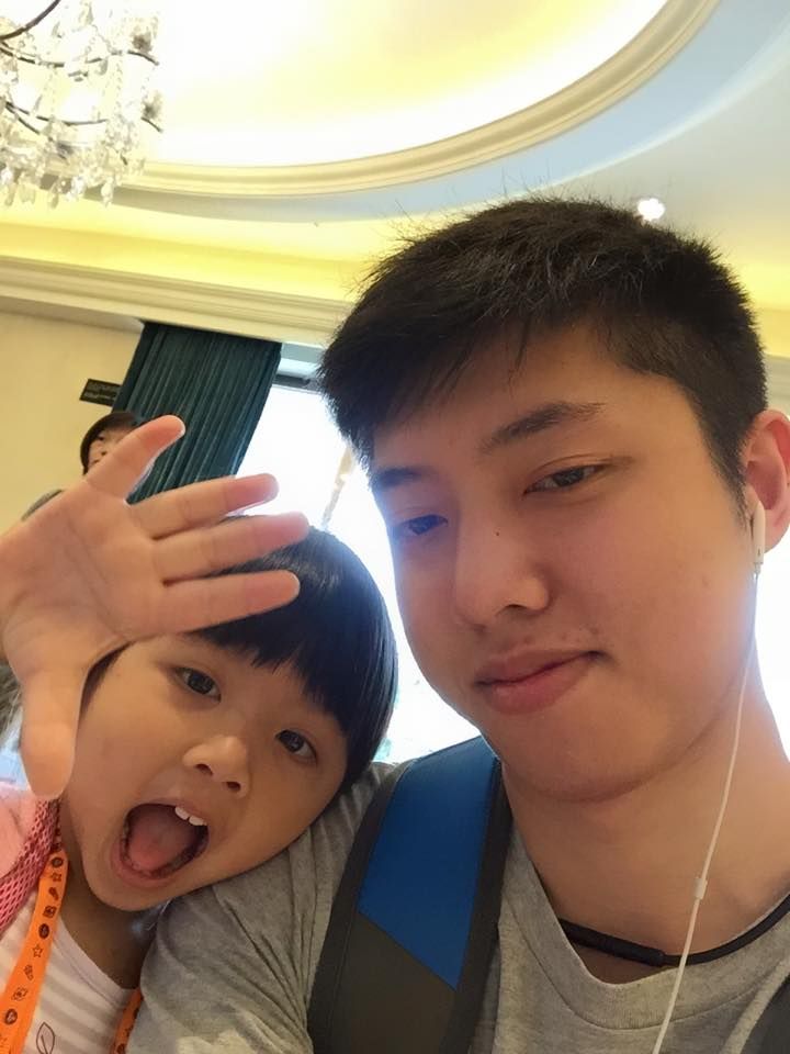 5歲女童被生父繼母活生生虐死!!把她舉起拋撞天花板10多次、剪刀剪肉、拖鞋巴臉、藤條亂掃、不給放吃！
