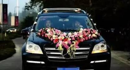 開車時遇到喜事、喪事，一定不要忘了做這些事，提醒你身邊開車的人