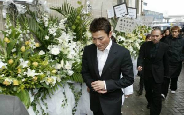 開車時遇到喜事、喪事，一定不要忘了做這些事，提醒你身邊開車的人