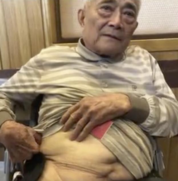 「我這顆腎已經108歲了」！76歲阿公落淚感謝媽媽生前無私捐腎：「沒有她，我不會活到現在…」 