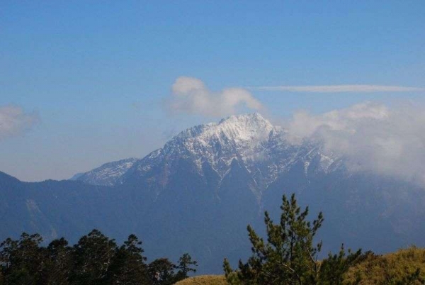 半世紀未解的謎！3男大生登山後從此「消失人間」只留下神秘訊息「3雙筷子插地...」  