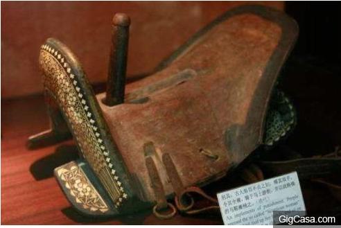 用3個最「慘無人道的刑罰」告訴你為何古代女人犯錯「寧願自殺也不要判刑坐牢」！#2這個看起來怎麼有點像處罰小學生！？
