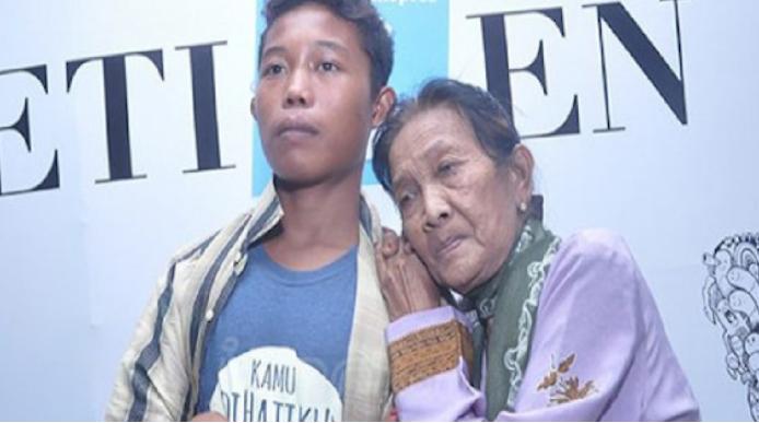 16歲鮮肉硬要娶「71歲阿罵」，會將她軟禁在房間裡「想生1男1女」，當大家看到聘金「都嚇傻了」... 