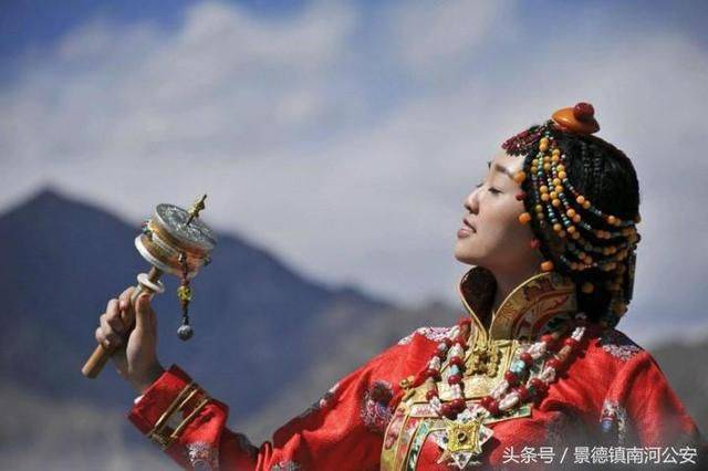 去西藏旅遊「白色帳篷」男人千萬別進！年輕藏族妹在內，進去就要對她負責了！
