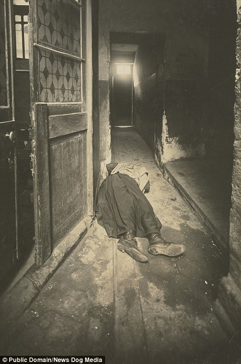 32張「於1904年拍攝的法國案發現場」珍貴老照片，每張照片裡的屍體都讓人背脊發涼！ 