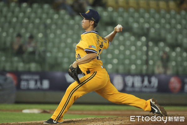 中職／強襲安打後暖心道歉！林益全站出口等李振昌