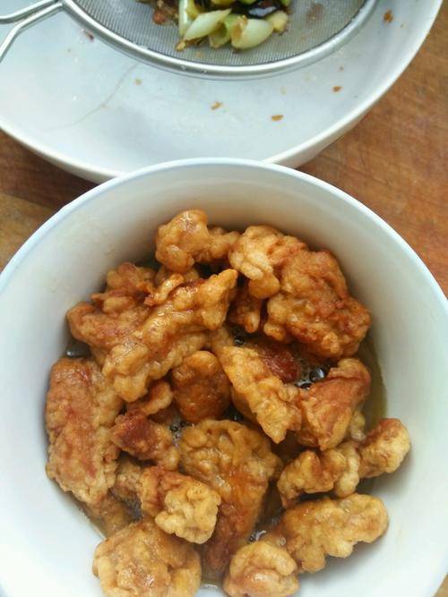 最簡單方便的酥肉扣碗做法，學會了在家輕鬆搞定