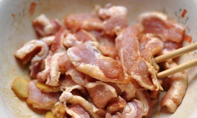 最簡單方便的酥肉扣碗做法，學會了在家輕鬆搞定