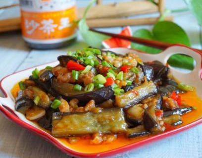 教你在家做美味的燒茄子，比紅燒肉還下飯，做法簡單，吃著特別爽