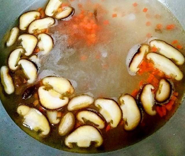 煲湯不放肉營養更豐富，60歲廚師教的！
