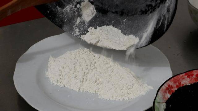 想喝黑芝麻糊，兩樣食材在家簡單搞定，味道香濃吃得放心
