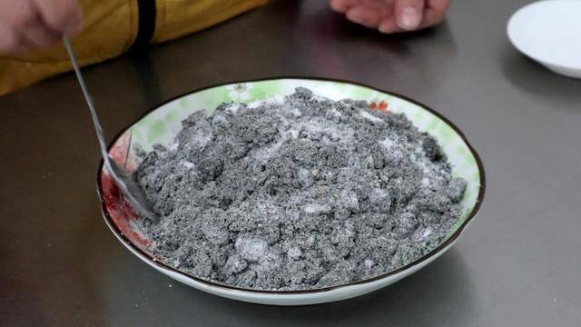 想喝黑芝麻糊，兩樣食材在家簡單搞定，味道香濃吃得放心