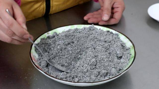 想喝黑芝麻糊，兩樣食材在家簡單搞定，味道香濃吃得放心