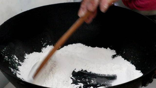 想喝黑芝麻糊，兩樣食材在家簡單搞定，味道香濃吃得放心