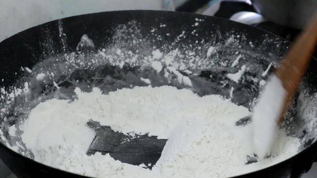 想喝黑芝麻糊，兩樣食材在家簡單搞定，味道香濃吃得放心