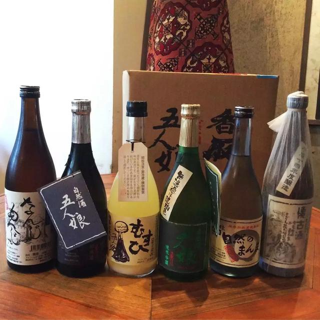奇葩日本小酒館！大清早就有顧客開始排隊去吃麵包！！