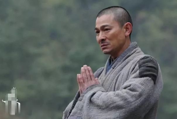 皇帝：你不吃肉，我便屠城！高僧含淚吃完後說了一句話，流傳千古