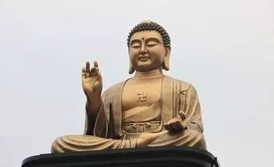 皇帝：你不吃肉，我便屠城！高僧含淚吃完後說了一句話，流傳千古