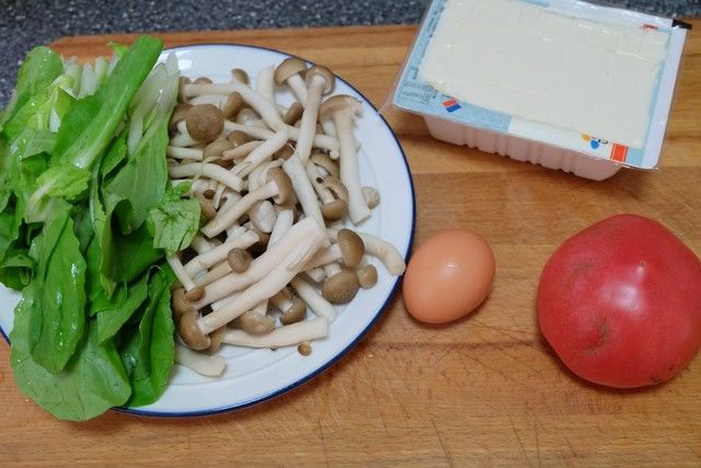 一碗湯裡5種食材，十分鐘就煮好，簡單省事又營養，增強抵抗力還減肥！