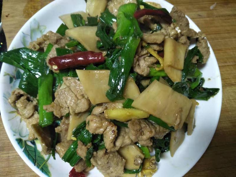 杏鮑菇炒肉時，多加「這一步」，炒出來香軟可口，很入味