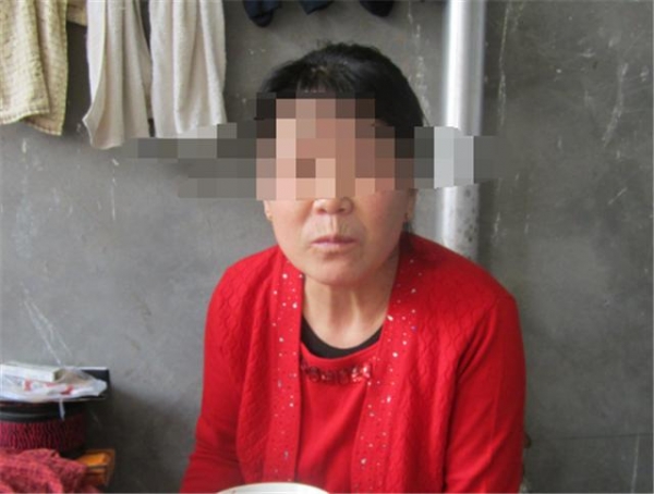 姐姐恨妹妹搶愛人二十年不往來，兒子結婚時才知妹妹二十年前就已過世！真相讓她懊悔不已！