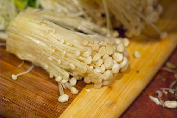 金針菇「連吃4週」內臟脂肪少20%、小腹消光光　專家透露：這樣吃最能瘦！