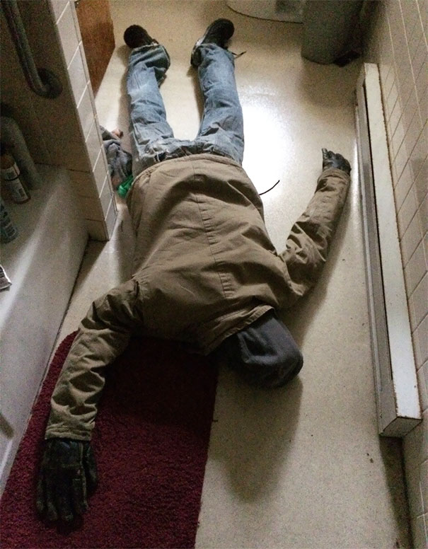 在浴缸裡偷放鯊魚…　25個「讓人每天生活都心跳加速」的奇葩室友