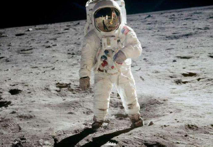 人類為何不再登月？86歲前太空人爆出隱藏半個世紀秘密：月球上很髒很危險！