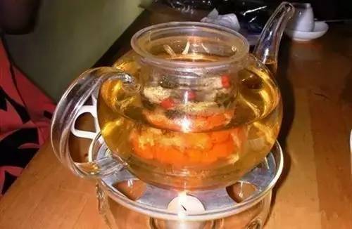 眼睛模糊看不清楚每天喝一杯這個，讓眼睛恢復明亮，眼鏡也不需要用了細小的字體也看得到！