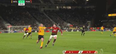 麥克托米奈破門斯莫林烏龍揚染紅,曼聯客場1-2狼遭逆轉