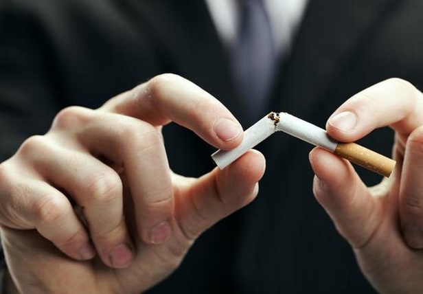 29歲男子，半夜胸痛，心梗去世，醫生直言：2個習慣害的！