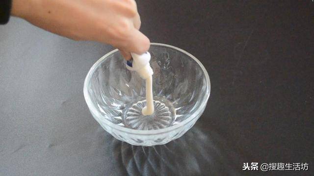 風油精加牙膏混合，作用太棒了，一年能省下不少錢，越早知道越好